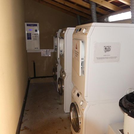 Charmant Appartement Avec Piscine. Monflanquin Exterior foto