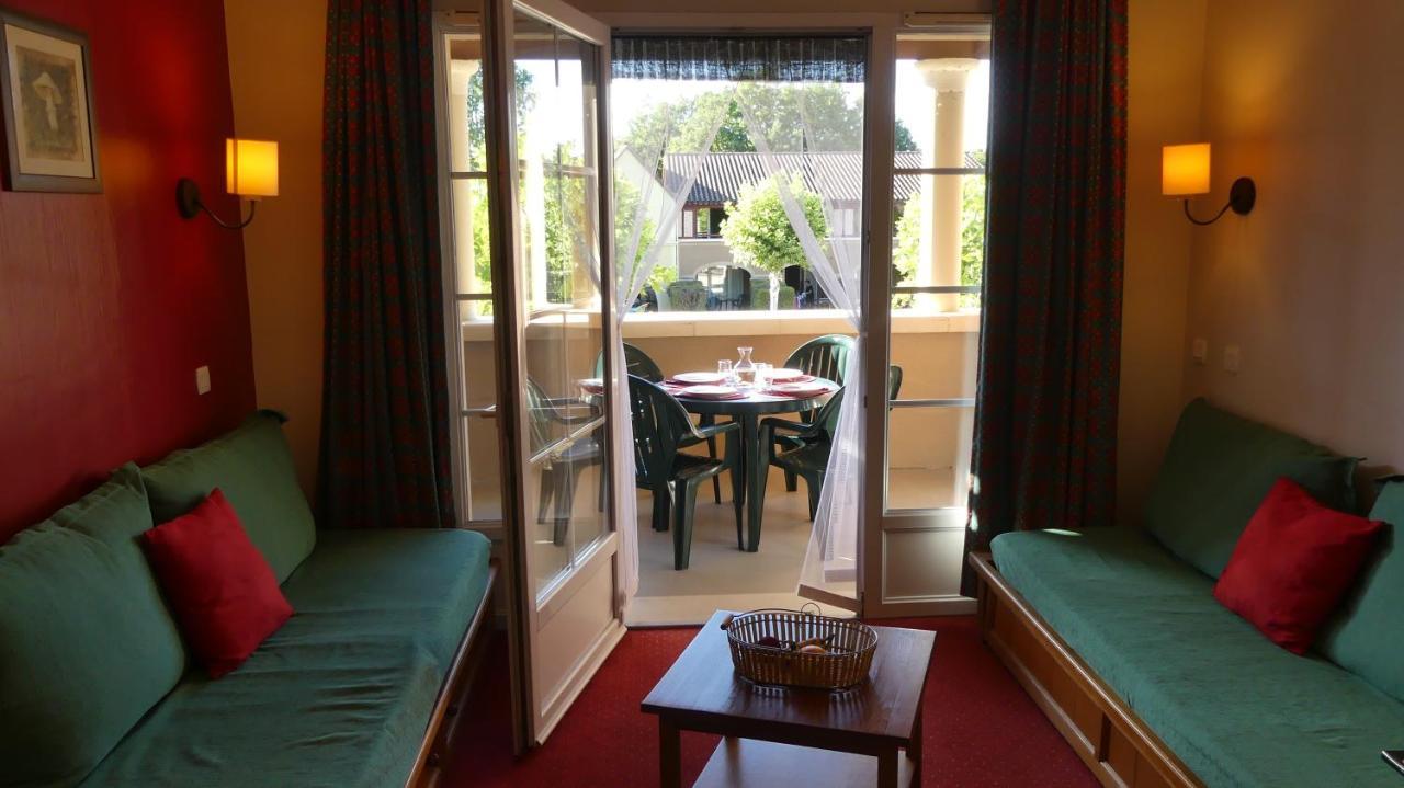 Charmant Appartement Avec Piscine. Monflanquin Exterior foto