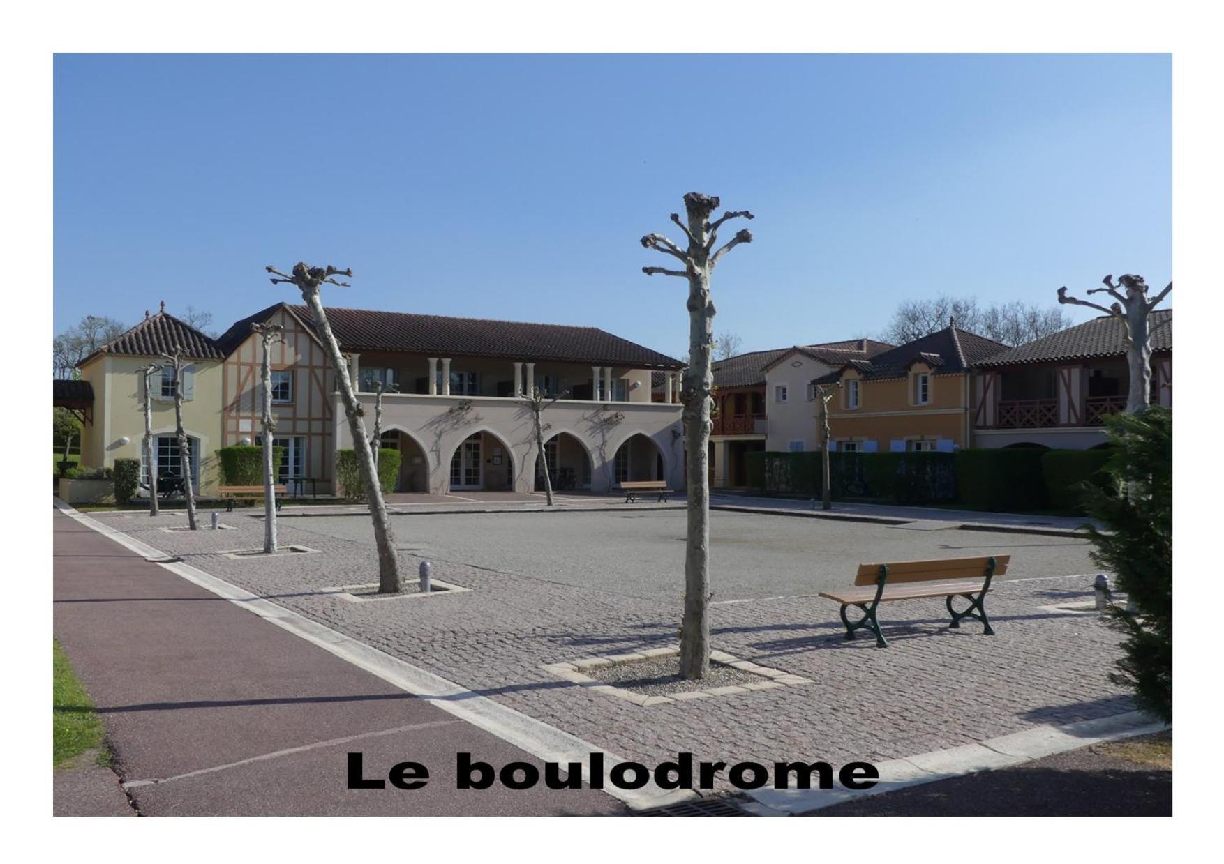 Charmant Appartement Avec Piscine. Monflanquin Exterior foto